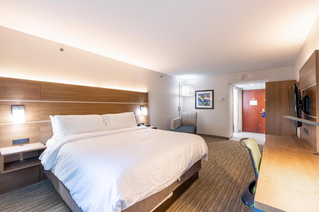 Holiday Inn Express & Suites Arlington North - Stadium Area By Ihg Exterior photo