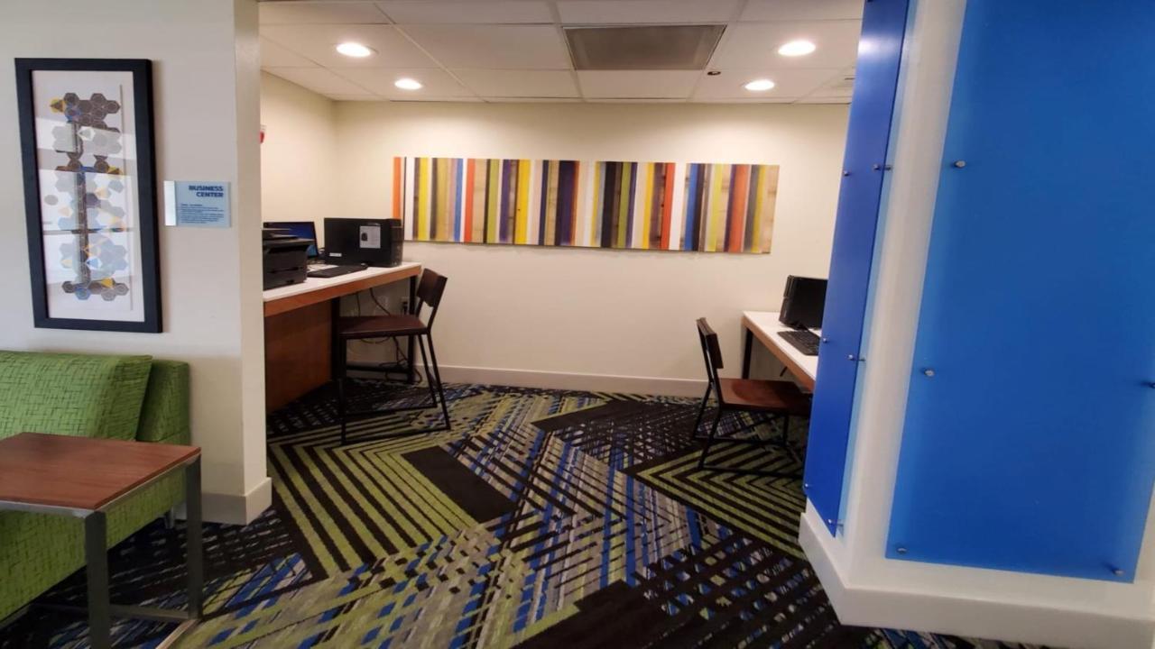 Holiday Inn Express & Suites Arlington North - Stadium Area By Ihg Exterior photo