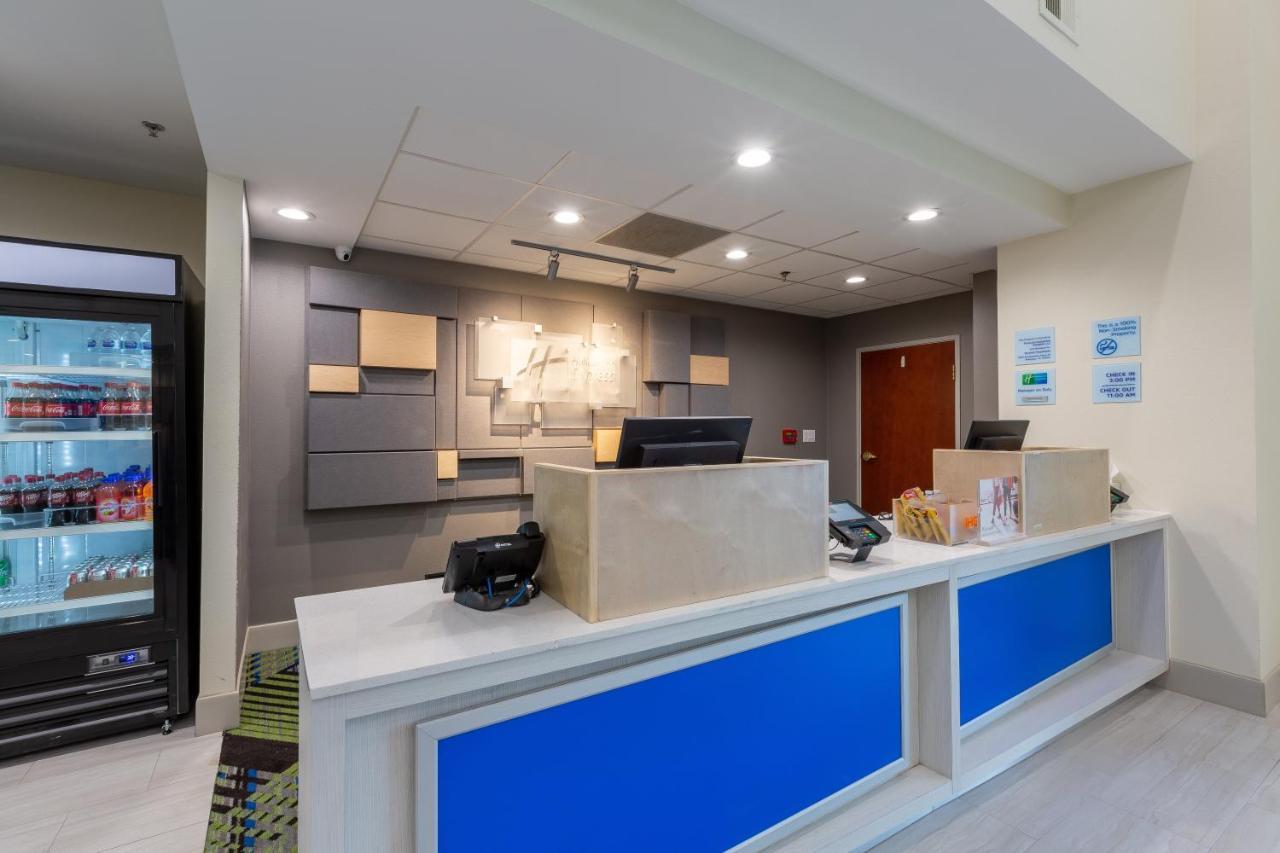 Holiday Inn Express & Suites Arlington North - Stadium Area By Ihg Exterior photo