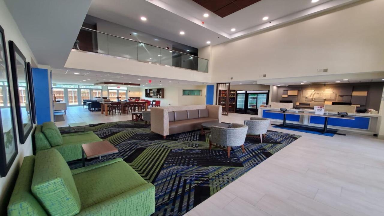 Holiday Inn Express & Suites Arlington North - Stadium Area By Ihg Exterior photo