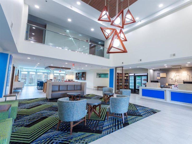 Holiday Inn Express & Suites Arlington North - Stadium Area By Ihg Exterior photo